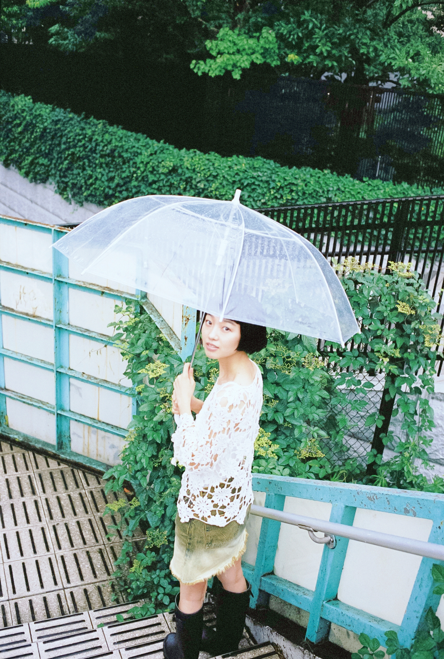 カメラを持って雨の街へ。相川茉穂と代々木八幡散歩｜NEW ANGLE vol.5